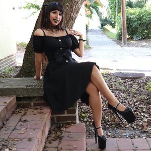 SOLD ON DEPOP Renaissance Off Shoulder Dress Short Sleeve